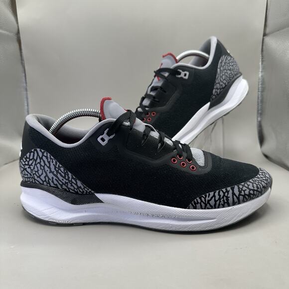 Jordan Run Zoom Tenacity 88 Mens US 10.5 Black Red Cement Running AV5878 002 - Picture 1 of 10